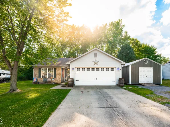 101 Coralbury Ct, Mooresville, IN 46158