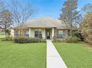113 Autumn Creek Dr, Madisonville, LA 70447