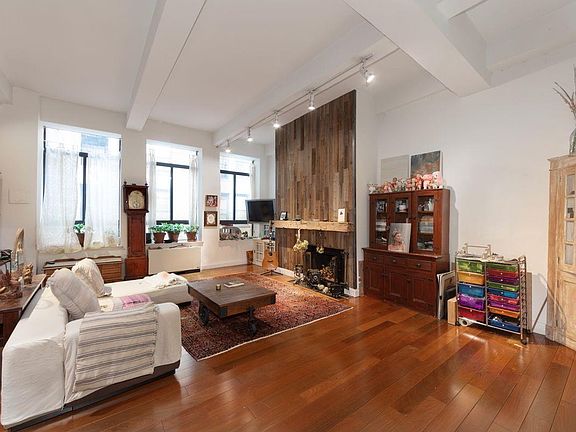 2nd image of 111 Barrow St #2F