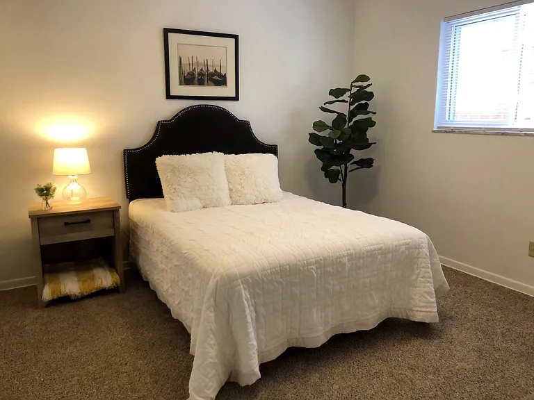 753 Hollywood Ave #753 — Photo 6