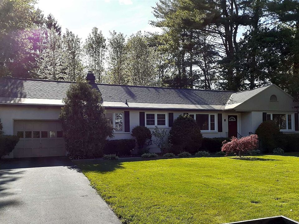 1st image of 6 Foxhall Dr