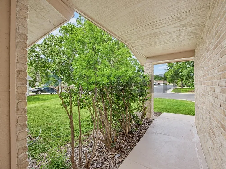 8318 Tuxford — Photo 4