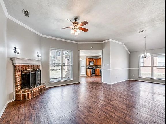 3rd image of 942 Jacobs Crossing Ct