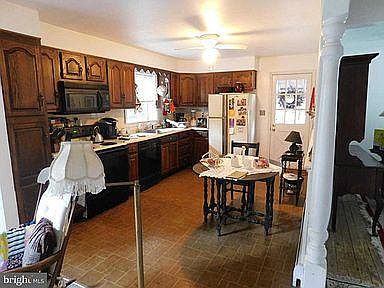2nd image of 2079 Scarlett Ave