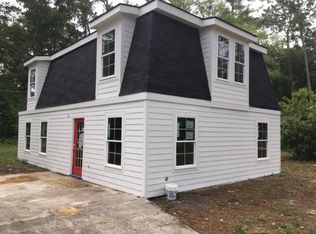 1004 Lora St, Savannah, GA 31410