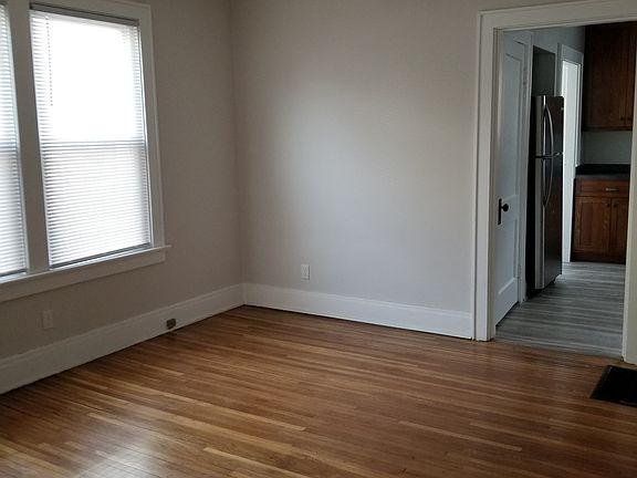 4th image of 94-96 Longview Ave #1