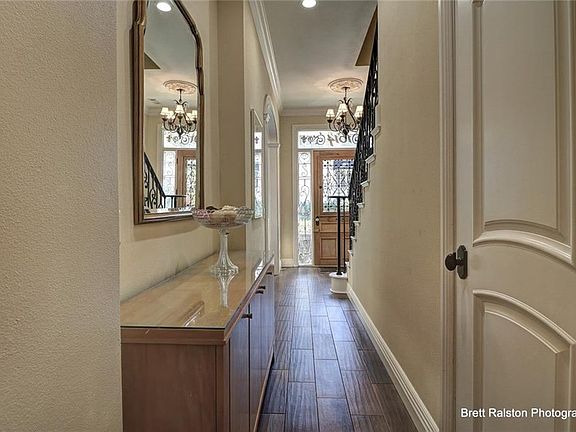 5th image of 1614 E Cypress Ln