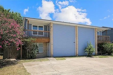 1st image of 808 Navarro Dr APT A