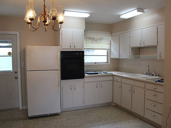 3rd image of 356 Linda Cir