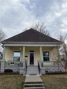 419 W Cherry St, Nevada, MO, 64772