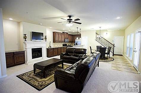 5th image of 4260 Kiowa Dr