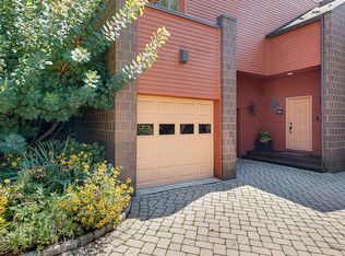 54 Hidden Ledge Rd #32, Englewood, NJ 07631