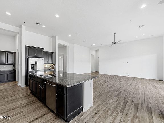 5th image of 3856 E FAIRFIELD Street