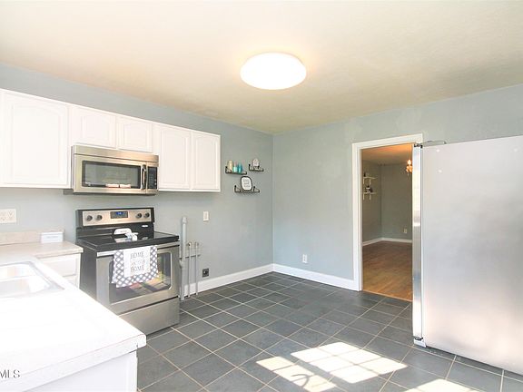 5th image of 2417 Emoriland Blvd
