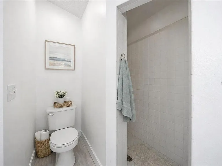 7151 Edgewater Shores Ct — Photo 12