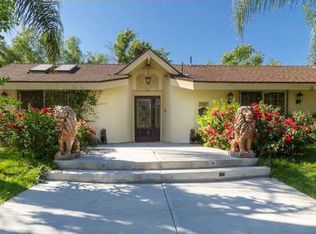 20401 Coulson St, Woodland Hills, CA 91367
