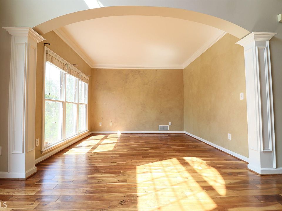 2nd image of 12525 Magnolia Cir