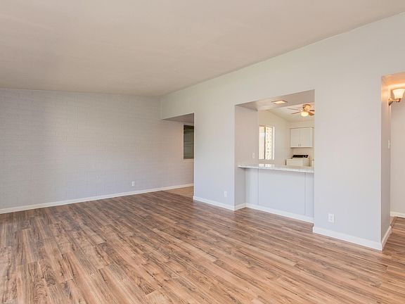 4th image of 11020 W Windsor Dr
