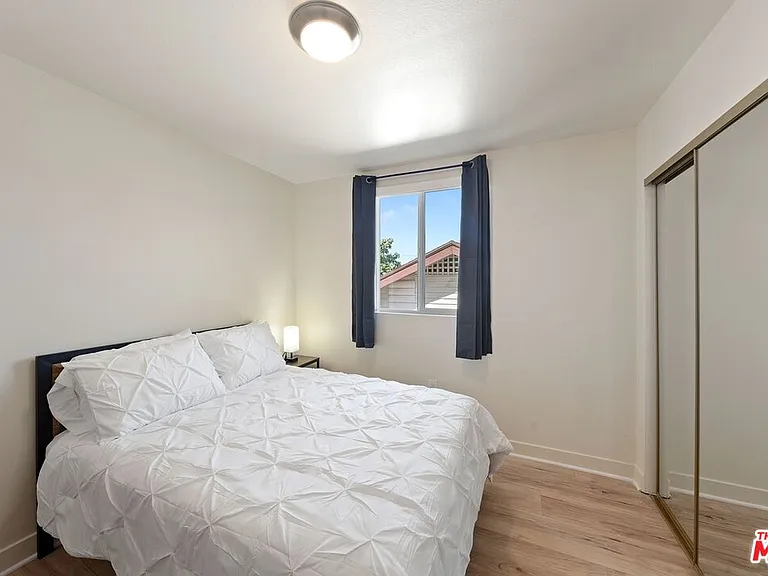 5912 S Flower St — Photo 19