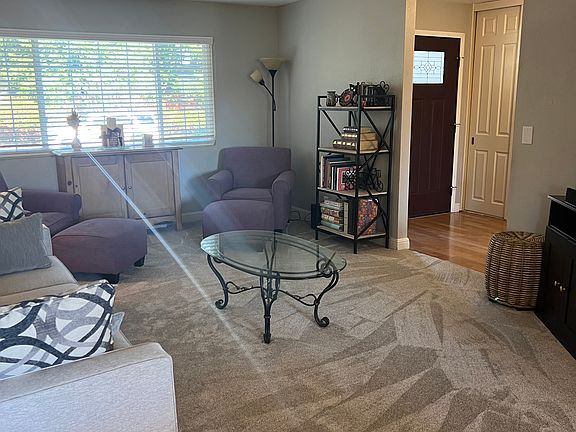 5th image of 1915 Tanglewood Ln