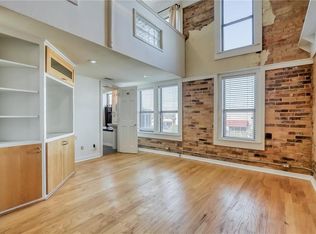 117 W Pecan St, Denton, TX 76201
