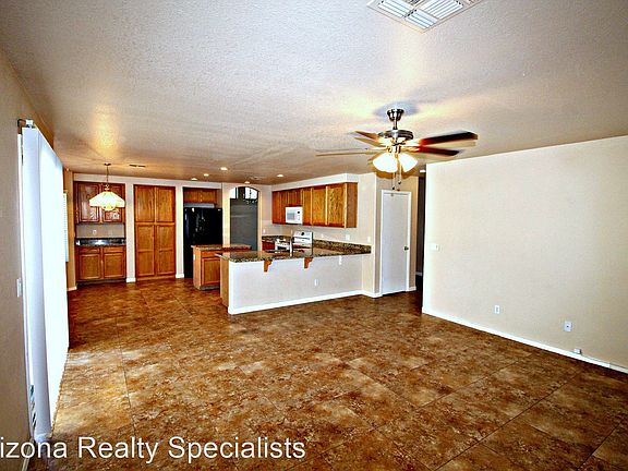 5th image of 20927 N 67th Ln