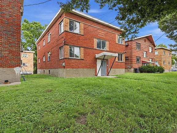 3rd image of 1582 Crest Hill Ave