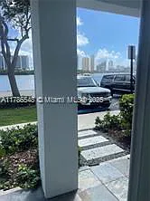 2 bed, 2.0 bath, 1024 sqft, $3,000 — Photo 3