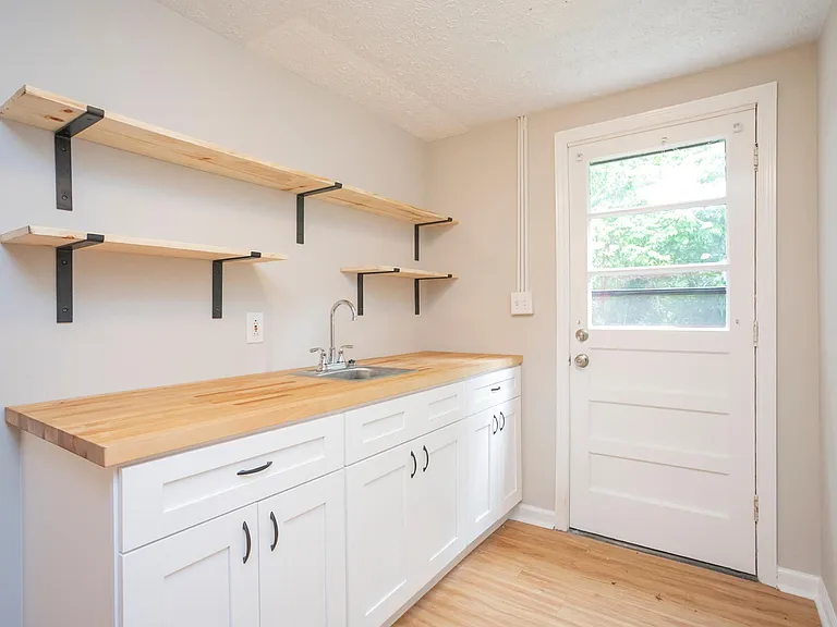 4933 Millerwood Dr — Photo 28