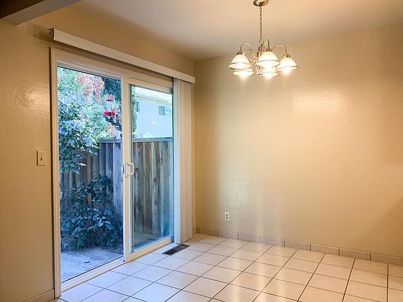 4th image of 418 Pinehurst Ave