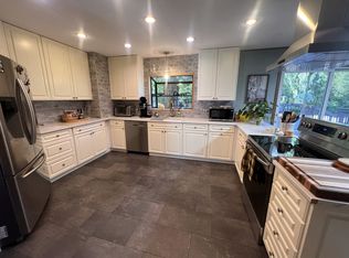 1069 E Axton Rd, Bellingham, WA 98226