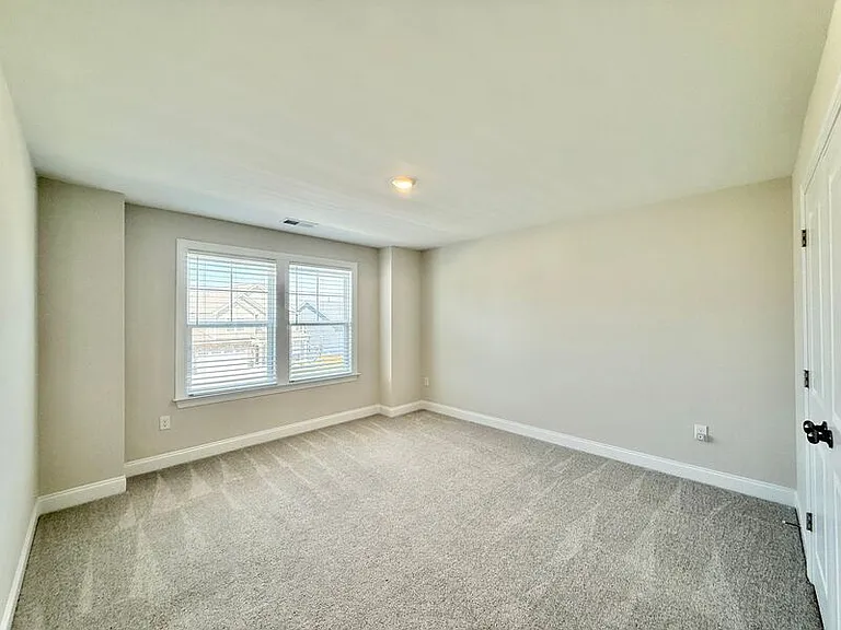 113 Hiddenite Pl — Photo 32
