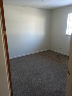 5th image of 219 Ernst Ave