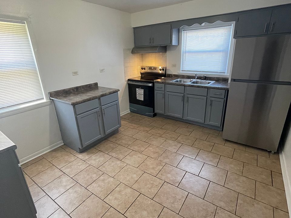 1st image of 15032 Dorchester Ave APT 1W