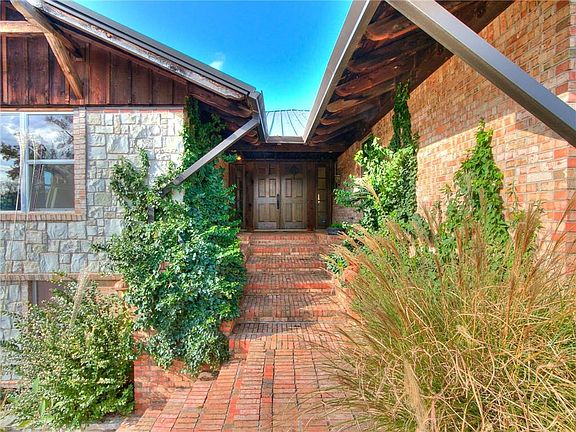 4th image of 2203 Ravenwood Ln