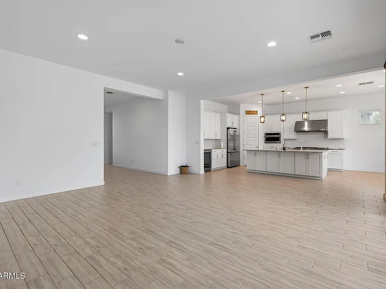 203 E Birchwood Pl — Photo 19