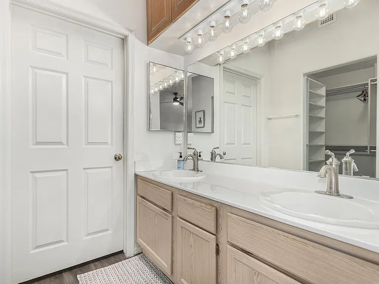 220 N 22nd Pl #1109 — Photo 20