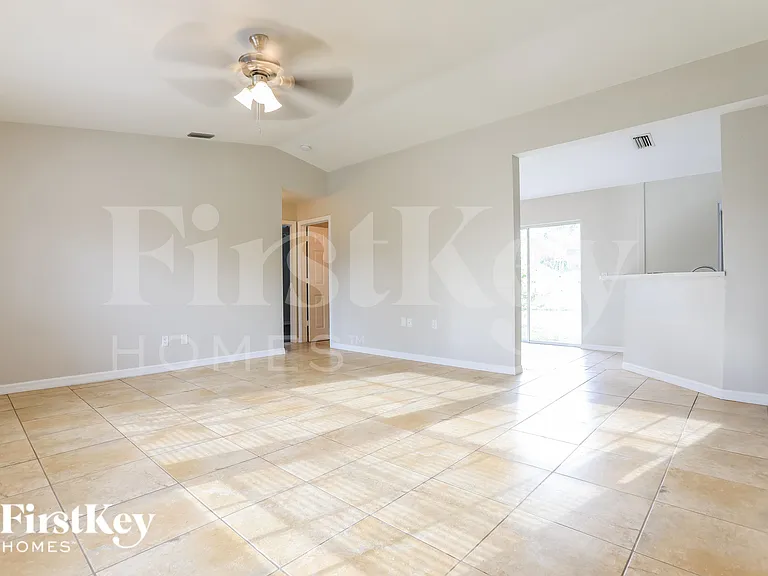 3752 Vehlin St — Photo 4