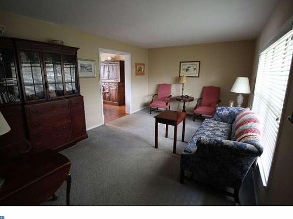 5th image of 25 White Dr