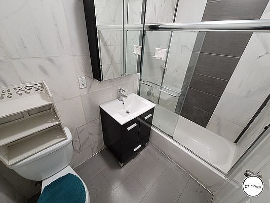 5th image of 731 Saint Nicholas Ave #1AUNT