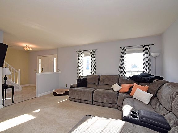4th image of 8144 Eastdale Dr