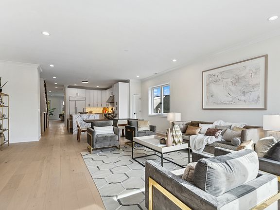 2nd image of 3928 N Ashland Ave #3
