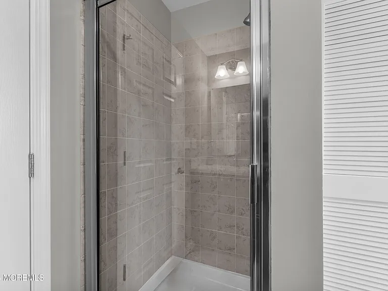 3306 Windsor Ave — Photo 42
