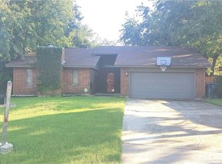 8208 N Crestline Ct, Oklahoma City, OK 73132