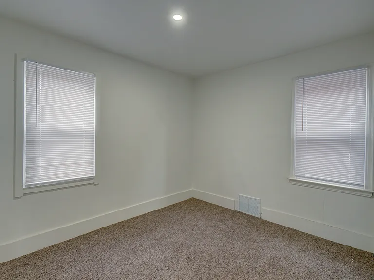 17388 Teppert St — Photo 16