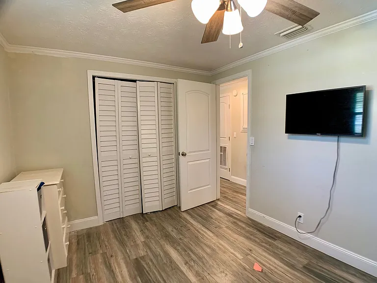 435 Sigsbee Rd — Photo 10
