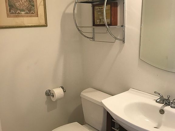 5th image of 2053 W Summerdale Ave APT 3S