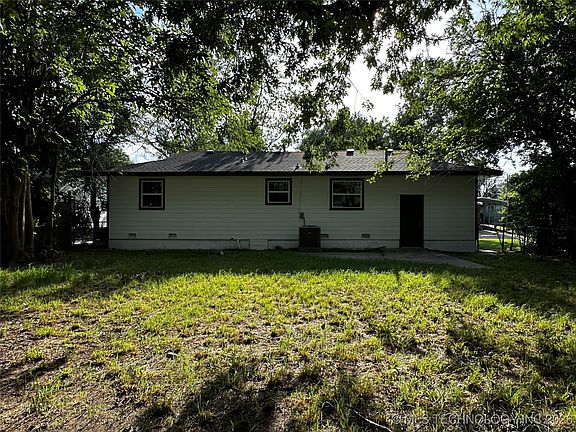 4th image of 241 S 104th East Ave