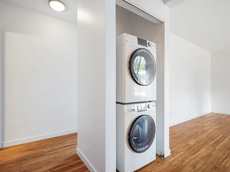 Waytcliff Apartments — Photo 12