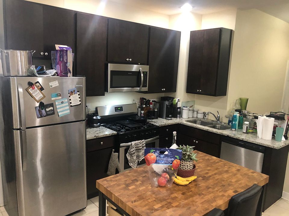 1st image of 2736 N Wilton Ave #1